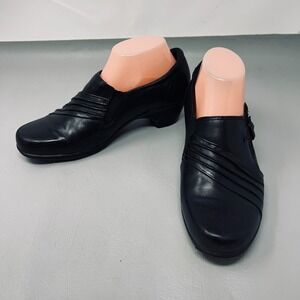 Michel M Womens Black Leather Slip On Shoes 8.5M Low Heel Comfort Casual Work